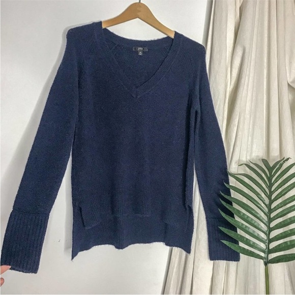 J. CREW V Neck Split Hem - Picture 3 of 10